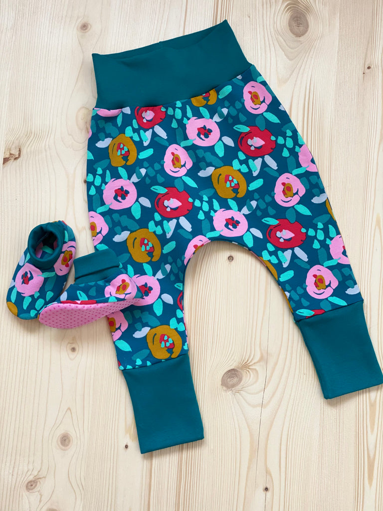 Ensemble sarouel en sweat terry et chaussons antidérapants